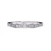 The Auric Ascend Round Cut Ring